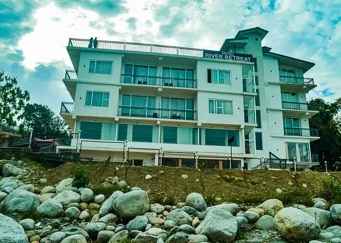 Hotel River Retreat